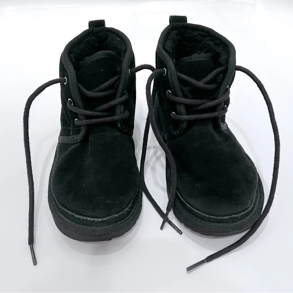 Ugg Neumel II Suede Boot Kids Black Chukka Wool Lining 1017320K Size 2
